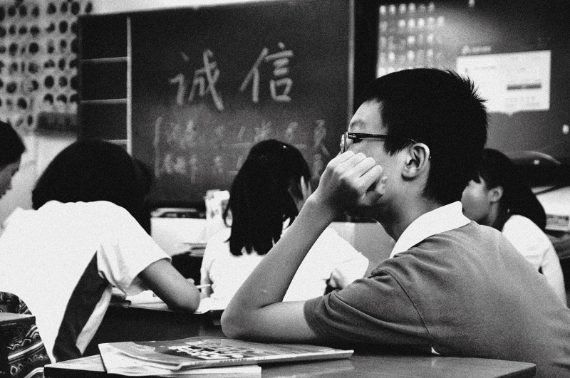 思春期の中学生が親に反発する理由は何？