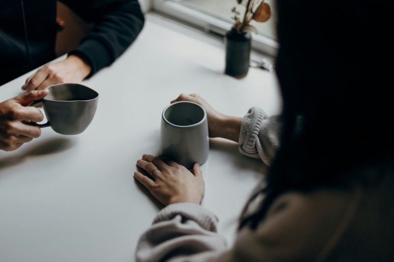 口数が少ない人と会話をしていると疲れてくる理由とは？