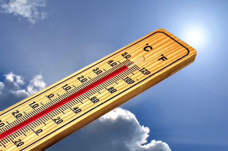 夏場で最も暑い時間帯と涼しい時間帯はいつ？