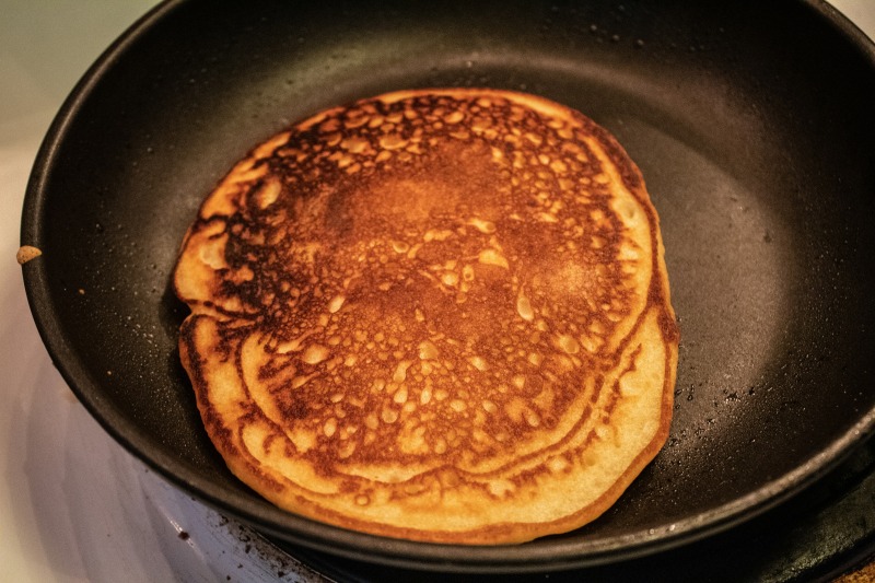 冷めてパサパサになったホットケーキを美味しく温め直す方法